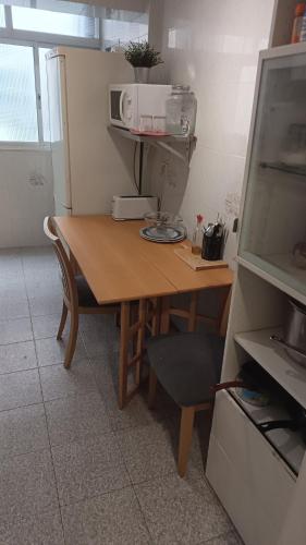 Habitaciones en Apartamento compartido DELICIAS ROOM Cerca del Mar, Aeropuerto, Ave y Metro Shared Apartment