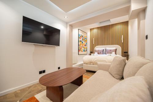 Modern Studio in Central Paris with AC