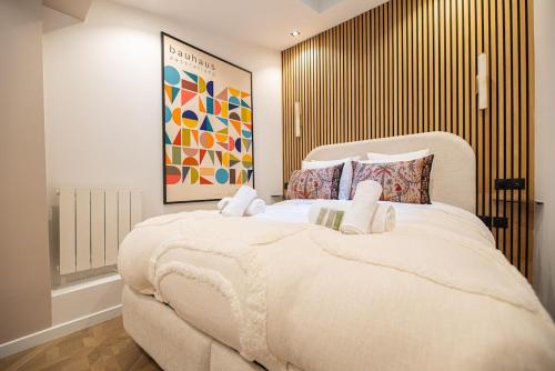 Modern Studio in Central Paris with AC