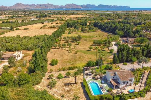 Villa Conxa Bisanyes by Villa Plus