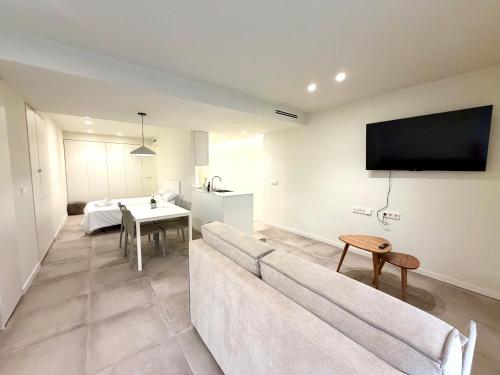 Convenient Valencia Studio Near Nou Mestalla & Metro