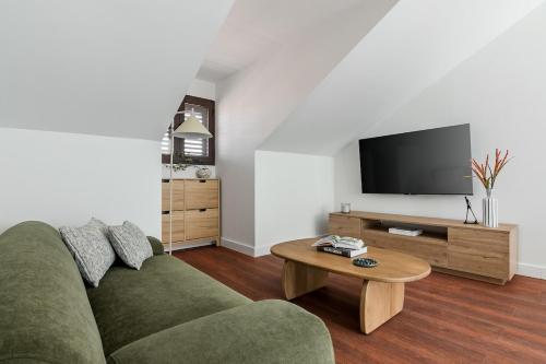 Charming penthouse in a prime location