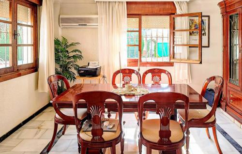 Amazing Home In Malaga