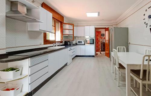 Amazing Home In Malaga