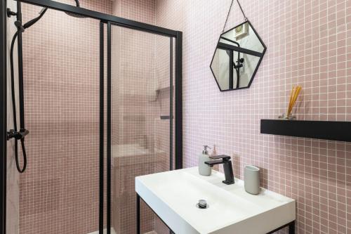 Modern 3BR in Downtown Porto w/ AC