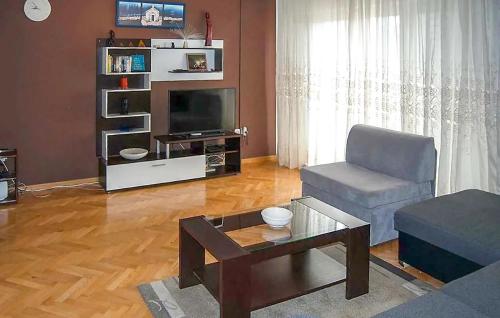 4 Bedroom Amazing Apartment In Supetar