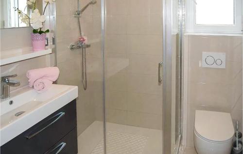 4 Bedroom Amazing Apartment In Supetar