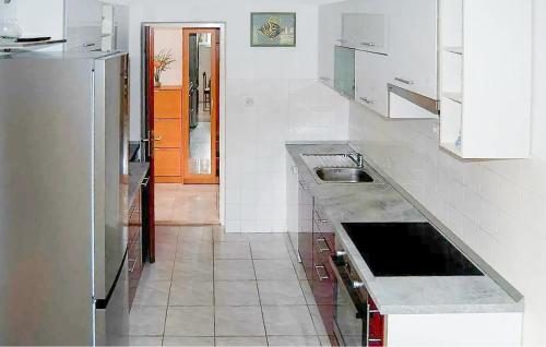 4 Bedroom Amazing Apartment In Supetar