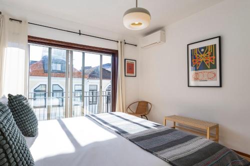 Modern 3BR in Downtown Porto w/ AC