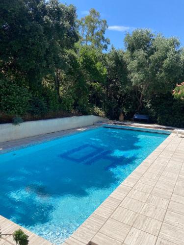 Le Soleil d'Or piscine parking terrasse