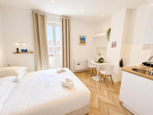 Collection Prestige, T3, 6P, AC, Coeur Vieil Antibes