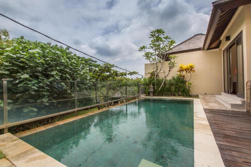 Bazén v ubytování The Reika Villas by Nagisa Bali nebo v jeho okolí