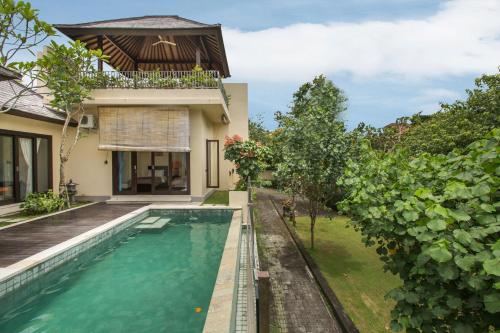 Bazén v ubytování The Reika Villas by Nagisa Bali nebo v jeho okolí
