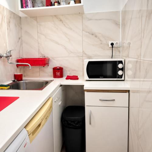 Cannes Cousin Studio by Sweet Accommodation