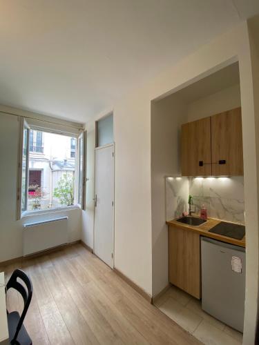 Paris 15eme Cozy Studio Walk to Eiffel Tower Steps to Multiple Metro Lines