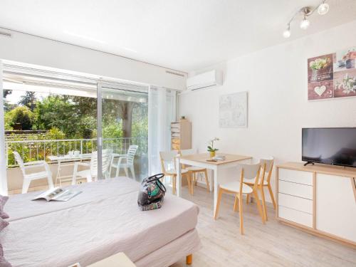 Studio Climatisé pour 3, Face Est, à 50m Plage et Proche Commerces