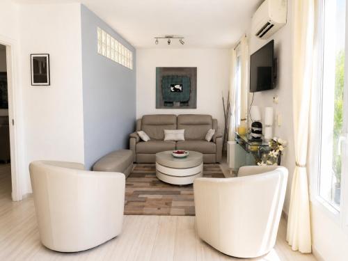Cannes Three Bedrooms by Sweet Accommodation