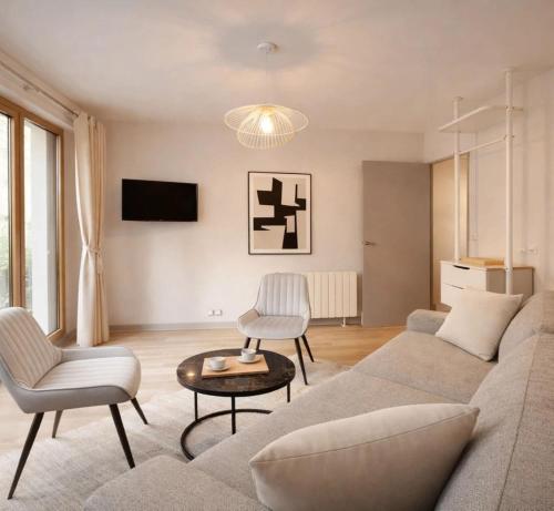 Porte de Versailles studio with terrace