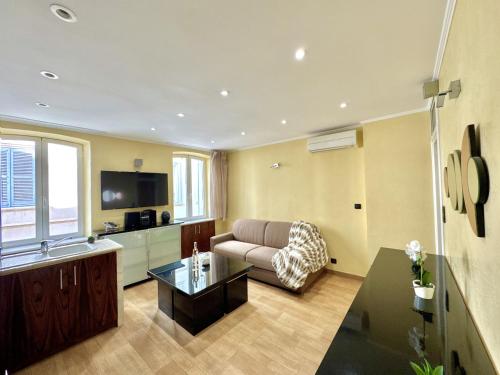 2 pieces Meynadier centre Cannes proche Croisette