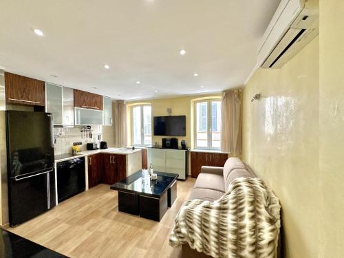2 pieces Meynadier centre Cannes proche Croisette
