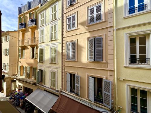2 pieces Meynadier centre Cannes proche Croisette