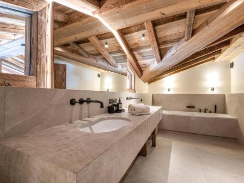 Luxueux appartement 6 pièces avec hammam, cheminée et parking à Val-d'Isère