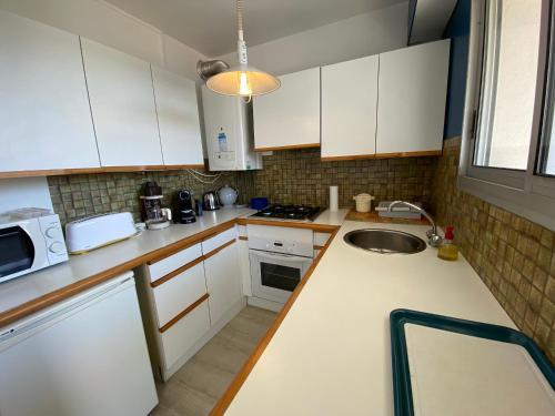 Studio en Centre-Ville d'Arcachon avec Balcon, Parking Privé et Wi-Fi, à 300m de la Plage