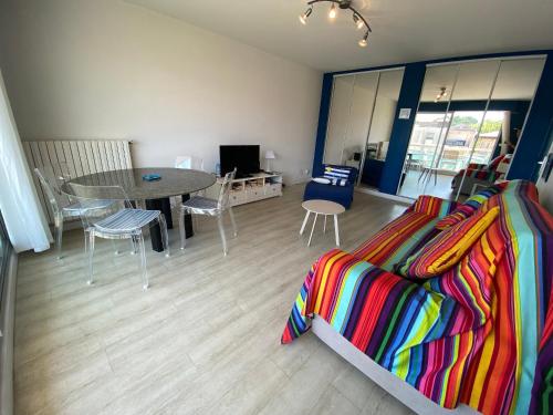 Studio en Centre-Ville d'Arcachon avec Balcon, Parking Privé et Wi-Fi, à 300m de la Plage