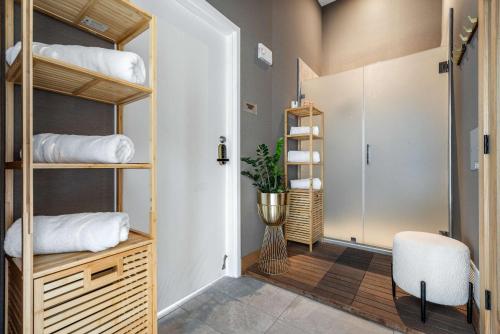Modern Brickell Luxe Apartment by Palermo Home Miami photo 24