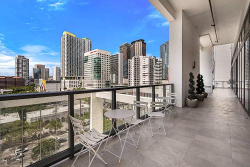 Modern Brickell Luxe Apartment by Palermo Home Miami photo 25