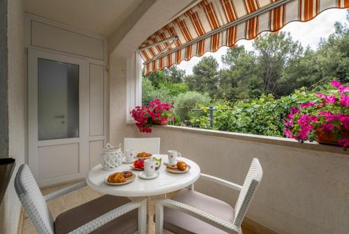 Modern apartment Sabina with nice garden