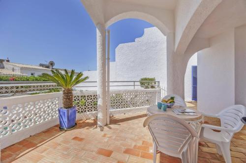 Villa Tres Irmaos by Villa Plus