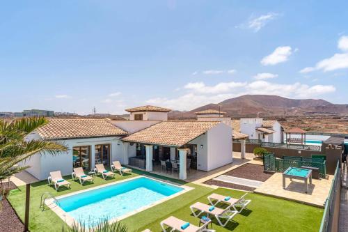 Villa Sherry II by Villa Plus