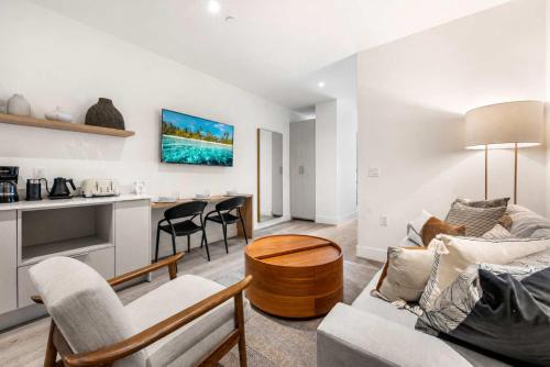Modern Brickell Luxe Apartment by Palermo Home Miami photo 11