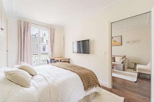 Saint-Germain-des-Prés Elegant Paris Apartment