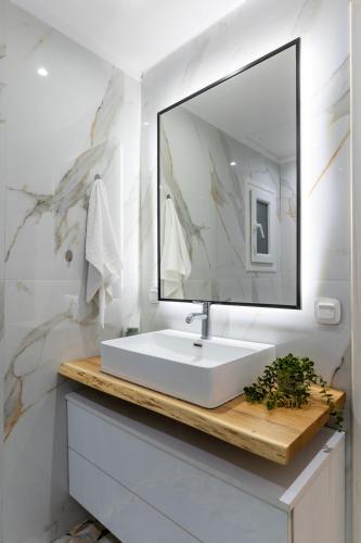Maison Proxenou - Luxury Apartment by the Sea