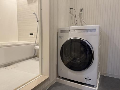 LEON RESORT HOTEL Max10 people Namba Dotonbori 7min Osaka Castle 12min Umeda 13min USJ 20min masato Station 最大10名 なんば道頓堀7分 大阪城12分 梅田13分 USJ20分 今里徒歩5分 新築LA 一棟貸切