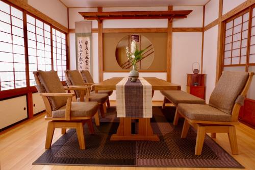 Snow Lantern Yudanaka
