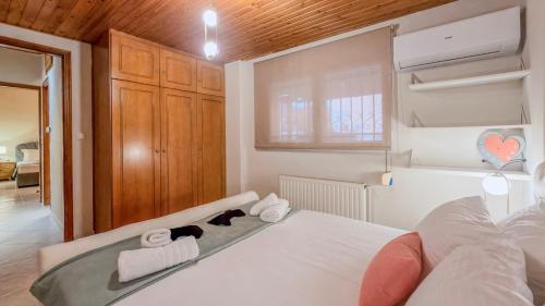 Loutraki Jacuzzi Maisonette Mountain View near Beach by car and walk