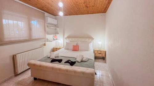 Loutraki Jacuzzi Maisonette Mountain View near Beach by car and walk