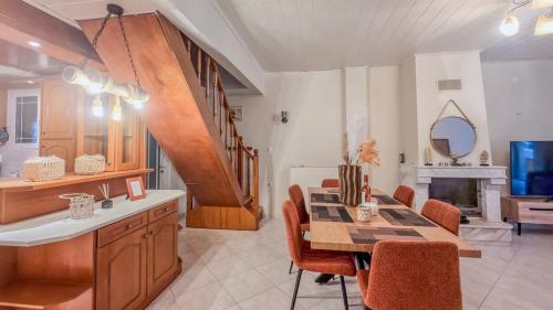 Loutraki Jacuzzi Maisonette Mountain View near Beach by car and walk