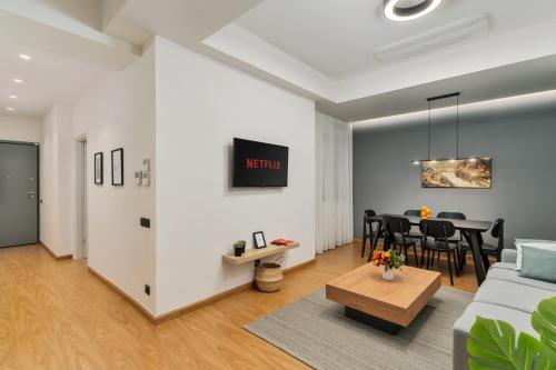 Radical Retreat - 2BR, Central Athens