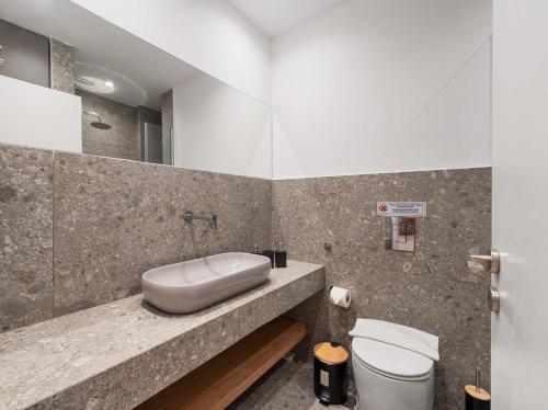 Radical Retreat - 2BR, Central Athens