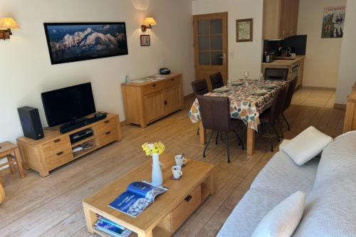 Bright apartment - near Mont Blanc