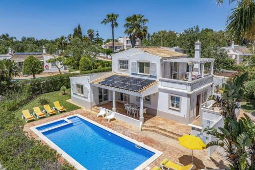 Villa Flor by Villa Plus