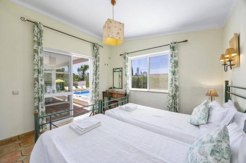 Villa Flor by Villa Plus