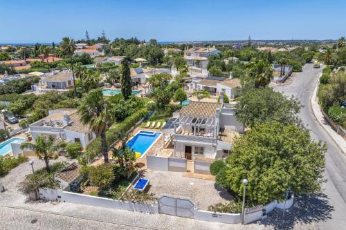 Villa Flor by Villa Plus