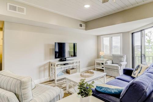 Forest Beach Villas 405 photo 3