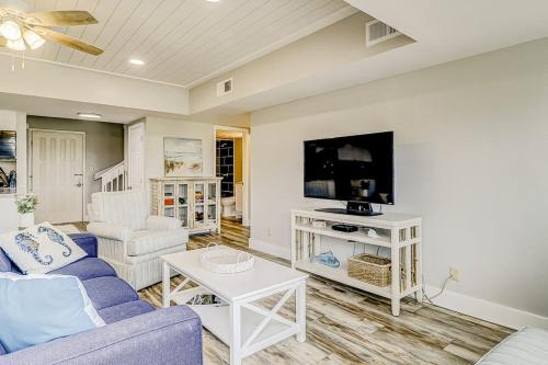 Forest Beach Villas 405 photo 5