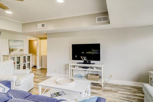 Forest Beach Villas 405 photo 4